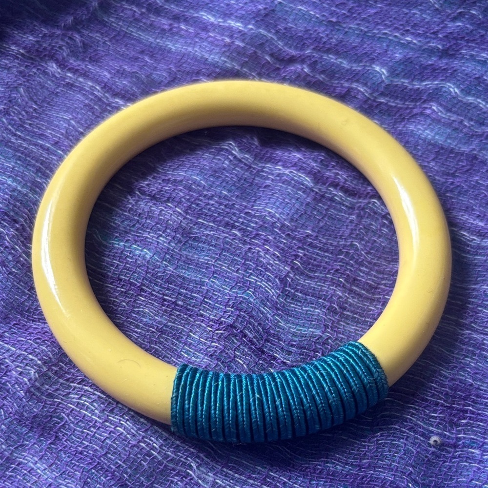 Vintage Yellow and Blue Wrapped Bakelite Bangle Bracelet Butterscotch